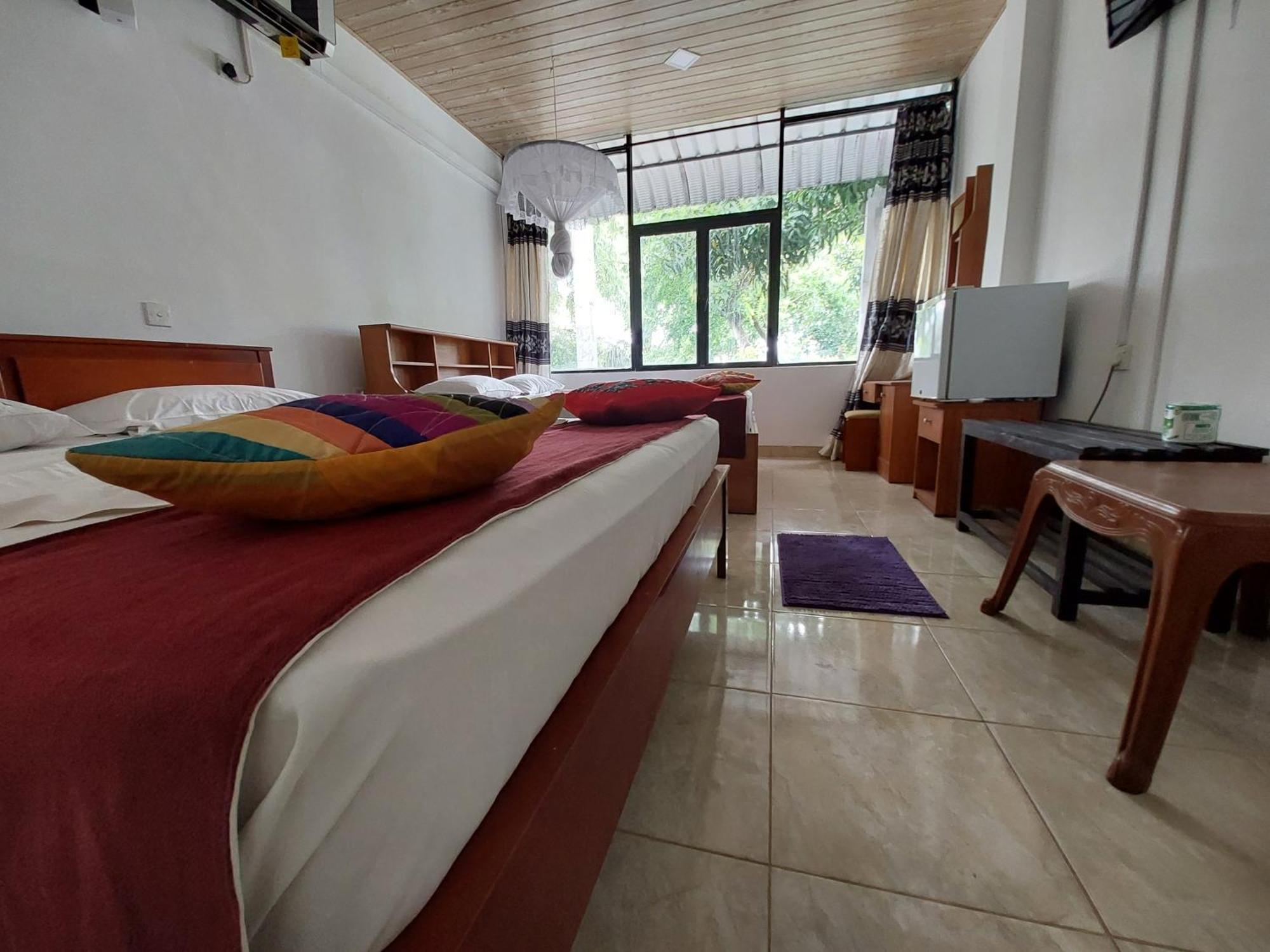 אנוראדפורה Lake Wave Hotel מראה חיצוני תמונה