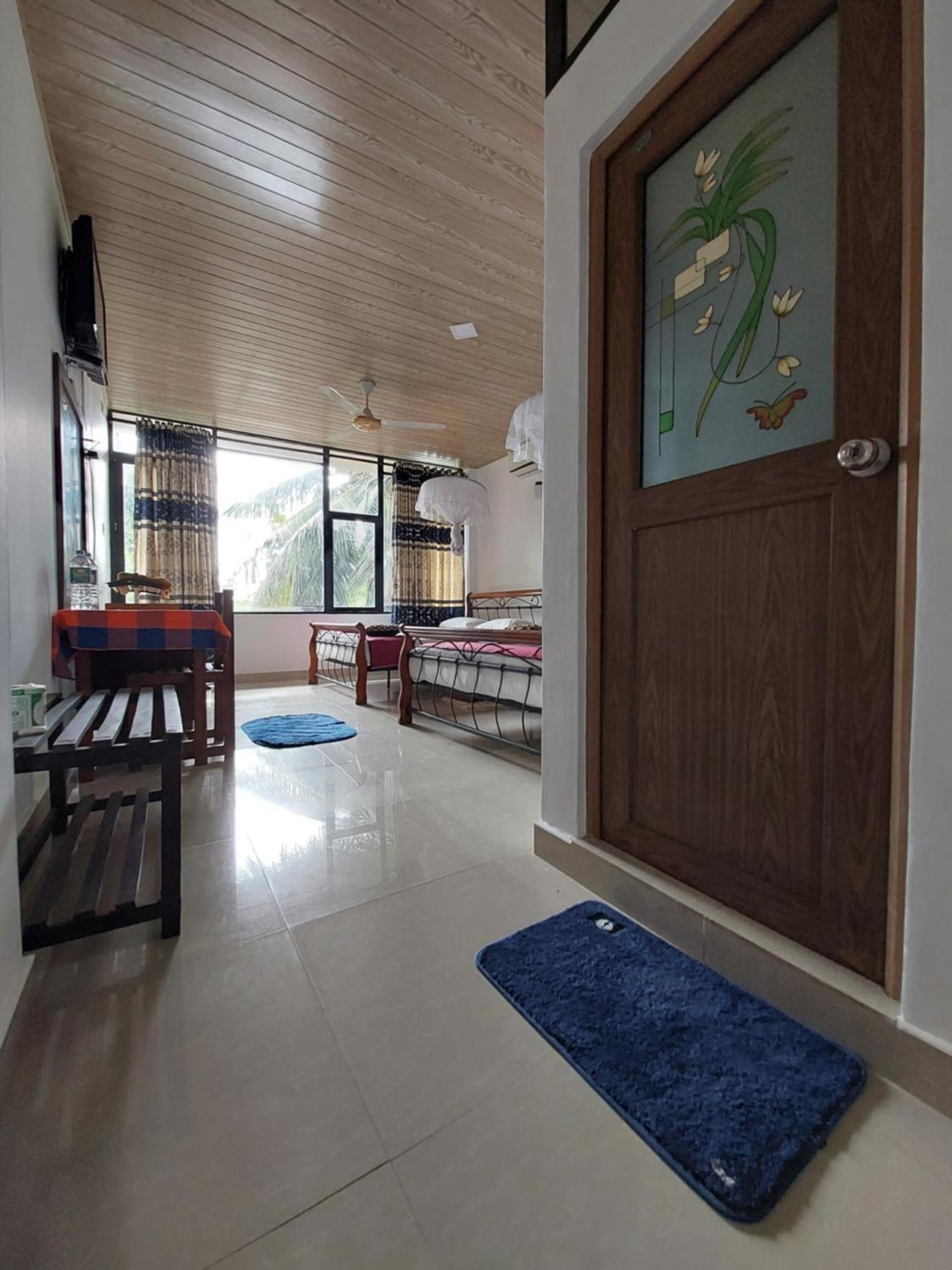 אנוראדפורה Lake Wave Hotel מראה חיצוני תמונה