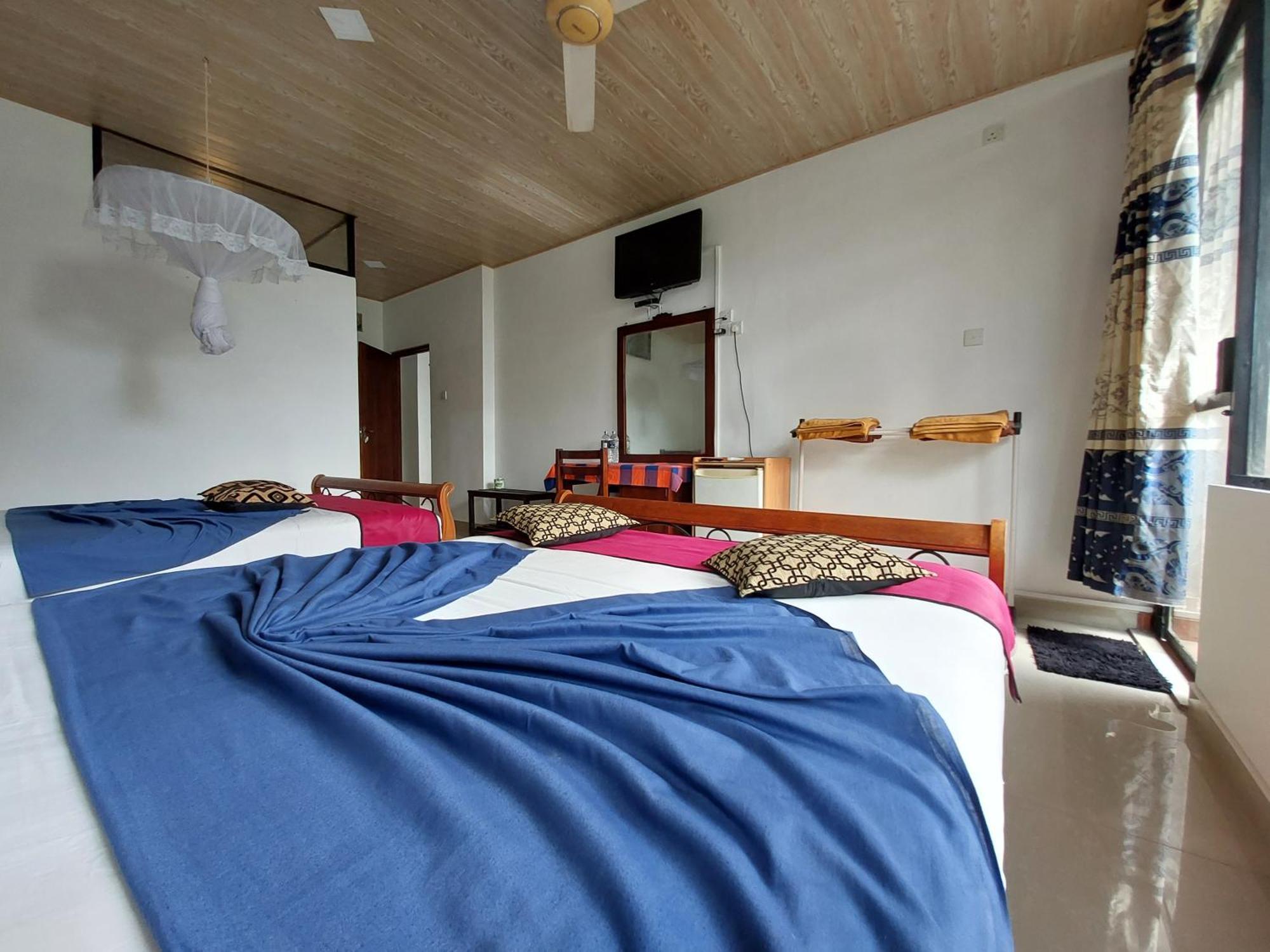 אנוראדפורה Lake Wave Hotel מראה חיצוני תמונה